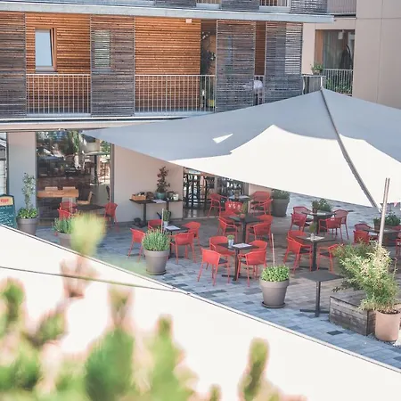 瓦茨豪斯珀斯特酒店 酒店 4*