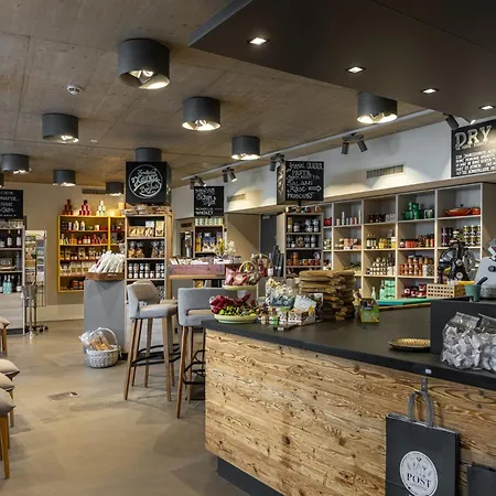 瓦茨豪斯珀斯特酒店 酒店 4*