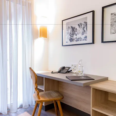 Wirtshaus Post Hotel 4*