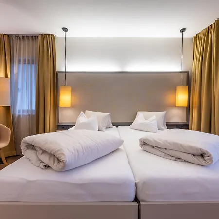 فيرتسهاوس بوست